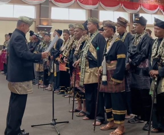 Pengurus LKAAM Kabupaten Solok Periode 2025-2030 Dikukuhkan, Ini Pesan Ketum LKAAM Sumbar Fauzi Bahar Dt. Nan Sati