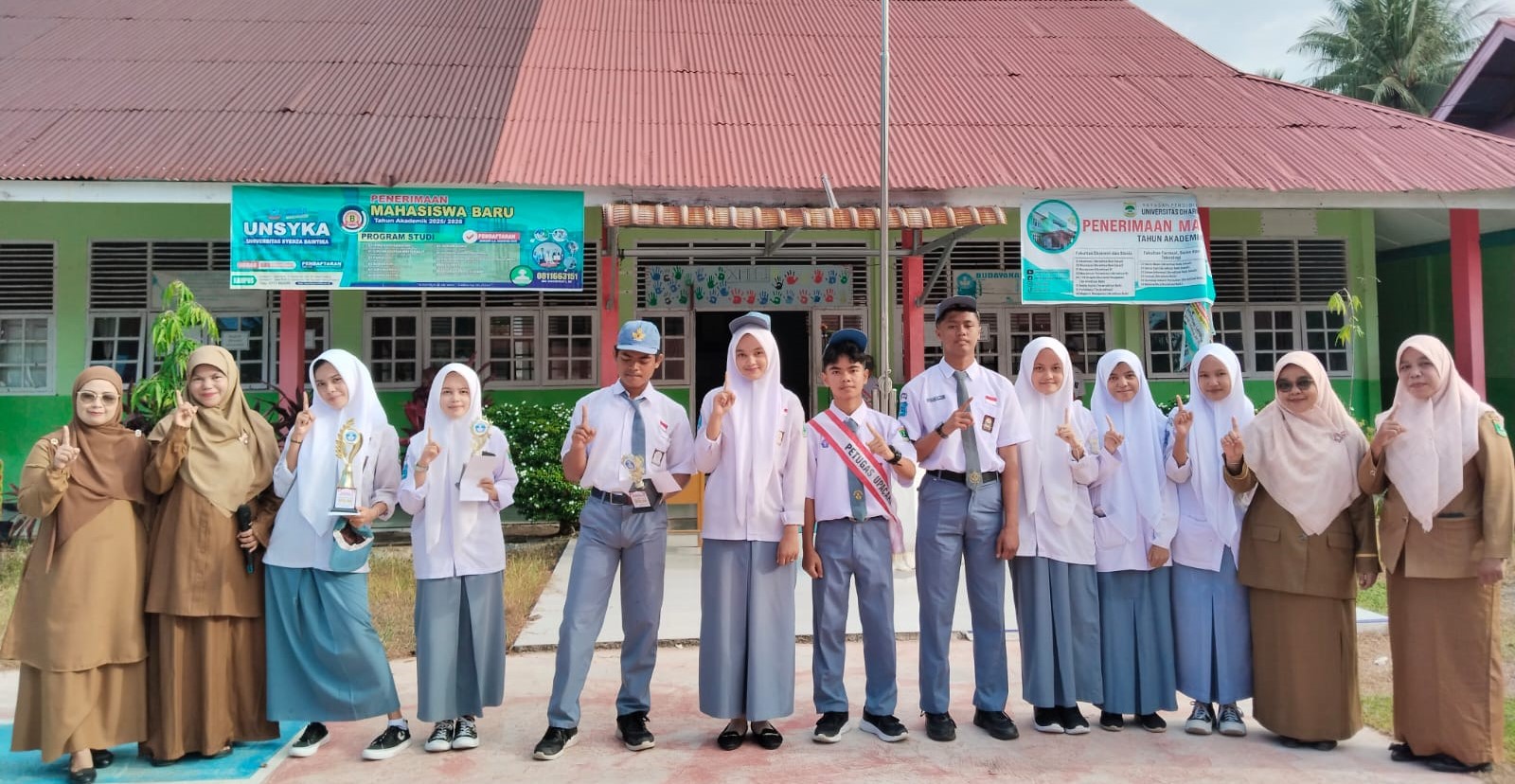 167 Siswa SMAN 1 Sungai Limau Padang Pariaman Ikuti Lomba Menulis Surat Untuk Guru