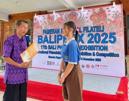 Armaidi Tanjung Ceramah Filateli di Hadapan Siswa SMPN 12 Denpasar Bali